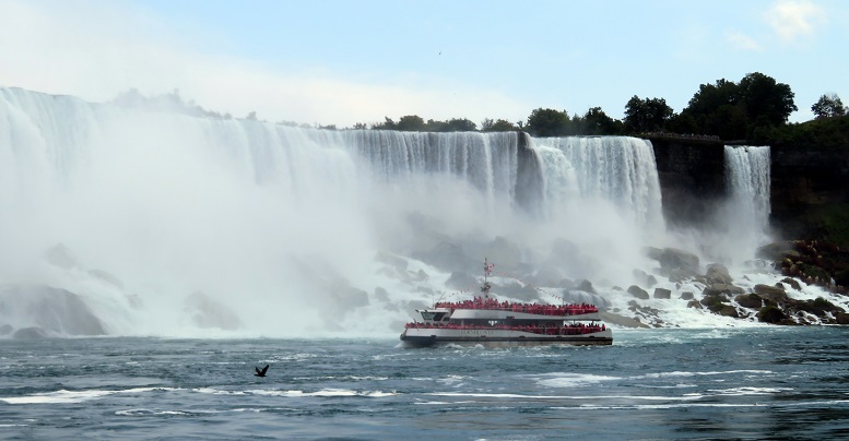 Niagara Falls - Boat Tour